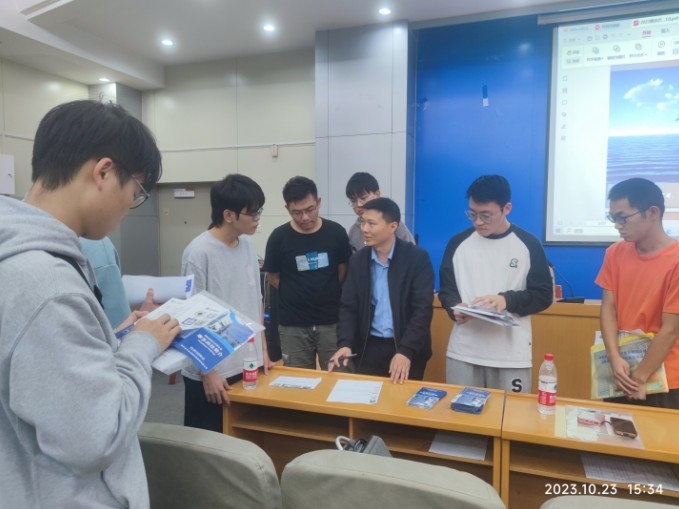 “秋招專列”首次駛入合肥工業大學,“量身定做”招聘會好評滿滿!3.jpg